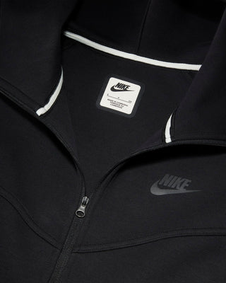 NIKE FELPA CON CAPPUCCIO TECH IN FLEECE DONNA FB8338 010