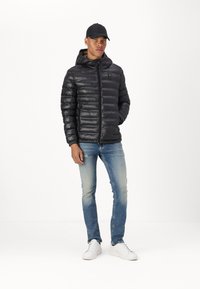 BLAUER CHARLES DOWN JACKET WITH HOOD MEN BLUC02058 006100 999