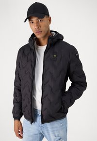 BLAUER PIER DOWN JACKET WITH HOOD MEN BLUC03125 006952 999