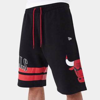 NEW ERA SWEAT SHORTS NBA ARCH GRAPHIC CHICAGO BULLS MEN 60435424 001